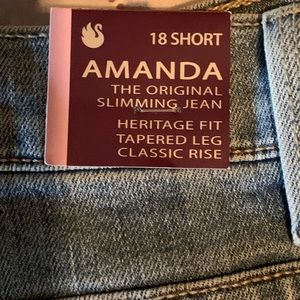 Gloria Vanderbilt pair of brand new jeans